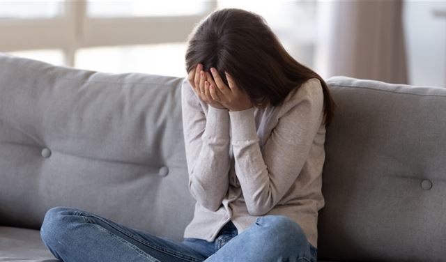 كيف تؤثر الهرمونات على الصحة النفسية والجسدية للمرأة؟