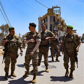 قائد الجيش تفقَّد عددًا من الوحدات العملانية المنتشرة في الجنوب