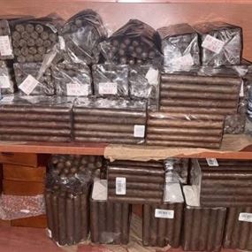 الريجي دهمت في حارة حريك أكبر مستودع لتزوير السيجار