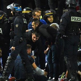 انهيار بملعب كرة قدم في فرنسا والإصابات خطيرة