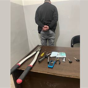 توقيف سارق دراجات آلية وضبط أدوات تستخدم في عمليات السرقة