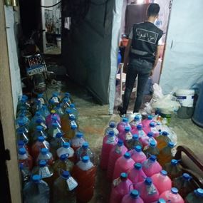 مواد تنظيف غير مستوفية الشروط داخل مخيم للنازحين السوريين