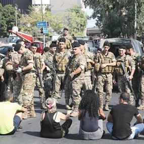 الجيش اللبناني يرفض اتهامات التعامل باستنسابية مع المظاهرات!