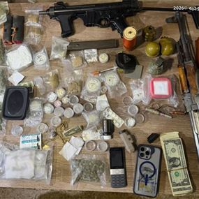 عمليات دهم وتوقيف أشخاص وضبط كمية من الممنوعات والأسلحة 