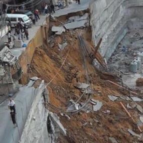 بالفيديو: لحظة انهيار جدار طريق ملعب الراية