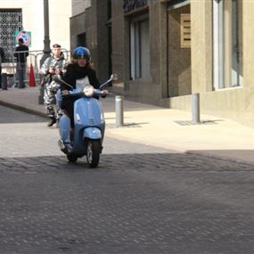 بالصور: يعقوبيان على متن دراجة نارية في ساحة النجمة