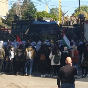 تظاهرة في محيط السفارة الاميركية في عوكر وانتشار امني كثيف