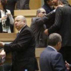 شجارٌ وانسحاب لنواب أردنيين يتهمون الحكومة بتهريب الإسرائيليين!