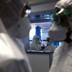 الإشتباه بإصابة 20 طبيباً بكورونا في أحد مستشفيات بيروت