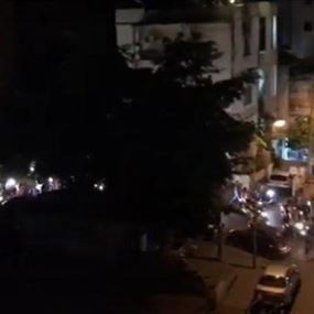 بالفيديو.. مشهد غير مألوف في عين الرمانة