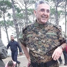 بالصور: وزير سوري ببزته العسكرية في لبنان
