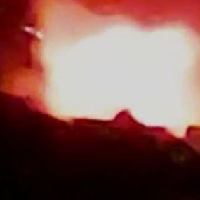 إنفجار مستودع ذخيرة في مخيم برج الشمالي في صور (فيديو)
