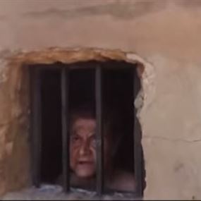 بالفيديو.. سيدة مسجونة عارية في قبو صغير تحت منزل زوجة أبيها!