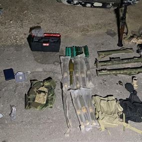 الجيش يوقف شخصَين ويضبط كمية من المخدرات والأسلحة وسيارة مسروقة