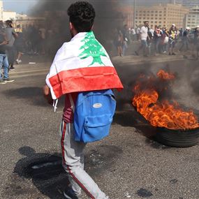 لبنان ما بين المئويّتين.. أزمةٌ هالِكةٌ على كفّ سيناريوهاتٍ سود