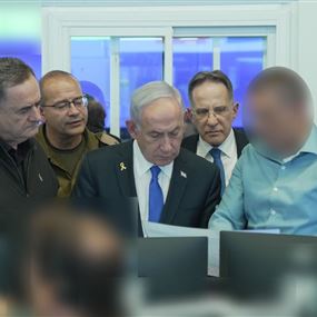 نتنياهو في مركز قيادة الشاباك أثناء الهجوم على قيادة حماس