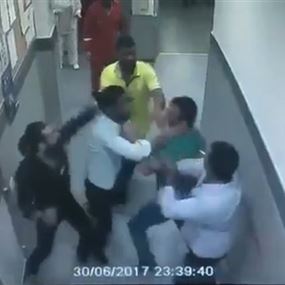 بالفيديو.. لحظة الاعتداء على طاقم مستشفى بحنس