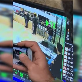 بالفيديو: لحظة تعرض صاحب مقهى في أنطلياس لإطلاق نار