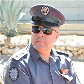 قائد فوج طوارئ بيروت يهدي استحقاقه لروح أبيه!