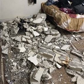 بالصورة: انهيار سقف منزل في مخيم عين الحلوة