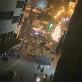 مواجهات عنيفة بين محتجين وعناصر من الجيش في ساحة النور