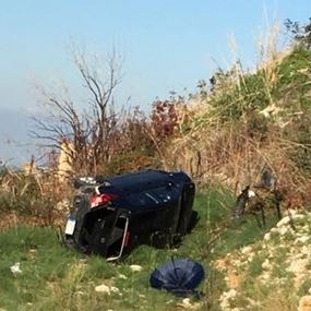 بالصورة: جريح اثر تدهور سيارته في طبرجا