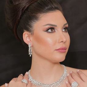 بالصور: هكذا طلب حبيب ملكة جمال لبنان يدها للزواج