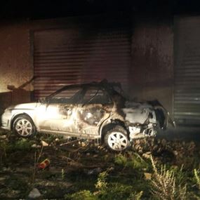 بالصورة: حريق داخل سيارة في جبيل