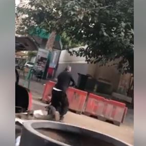 بالفيديو: إشكال وتضارب في الدكوانة بين سائق شاحنة ومعاونه!
