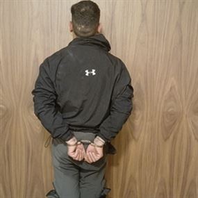 شعبة المعلومات توقف منفّذ عمليات سلب بقوّة السلاح في جبل لبنان