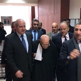 قاضي طرد محاميا من محكمة جنايات بيروت لثقل سمعه!
