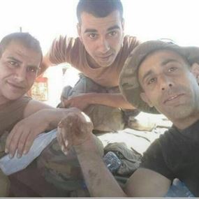 صورة لشهداء الجيش الثلاثة قبل استشهادهم