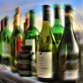 ارتفاع وفيات المشروبات الكحولية المغشوشة إلى 339 في إيران