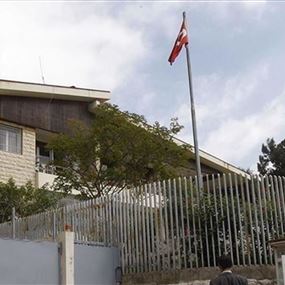 حاول رمي القمامة داخل السفارة التركيّة في لبنان.. وهذا ما حلّ به