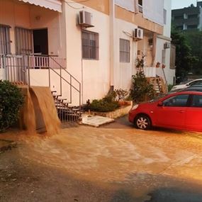 جريحة في أدما جراء الأمطار الغزيرة