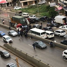 بالصور: قتيل في حادث مروّع بين الـUN وعدد من السيارات