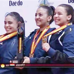 طالبتان مصريتان تفوزان ببطولة العالم للكاراتيه
