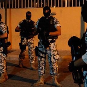 توقيف 10 أشخاص لارتكابهم أفعالاً جرميّة عدّة