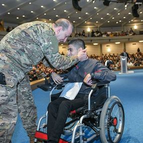 جلسة حوارية بين قائد الجيش وطلاب جامعة الروح القدس – الكسليك