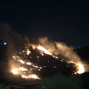 انتهاء عمليات الاطفاء والتبريد في حريقا شب في كفردونين