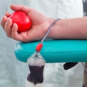 مستشفى المعونات بحاجة الى دم من فئة A-