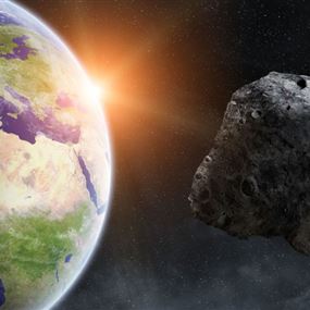 العلماء يحذرون من كويكب ضخم يقترب من الأرض