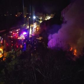 بالفيديو: 11 إصابة نتيجة حريق داخل حديقة مجمّع سكني في القلمون