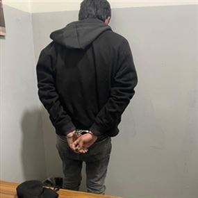 استدرج ضحاياه من خلال أحد التّطبيقات ليسلبهم