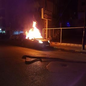بالصور: حريق سيارة في الدكوانة