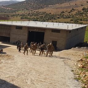 بالصور: مخابرات الجيش في عقر دار نوح زعيتر