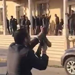فيديو الجاهة النارية يغضب الأردنيين.. ونائب يسلم ابنه