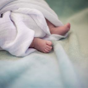 طفل حديث الولادة جثة قرب منتجع سياحي في جبيل